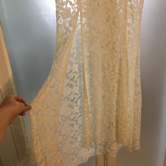 Gorgeous lace skirt! - Picture 3 of 5